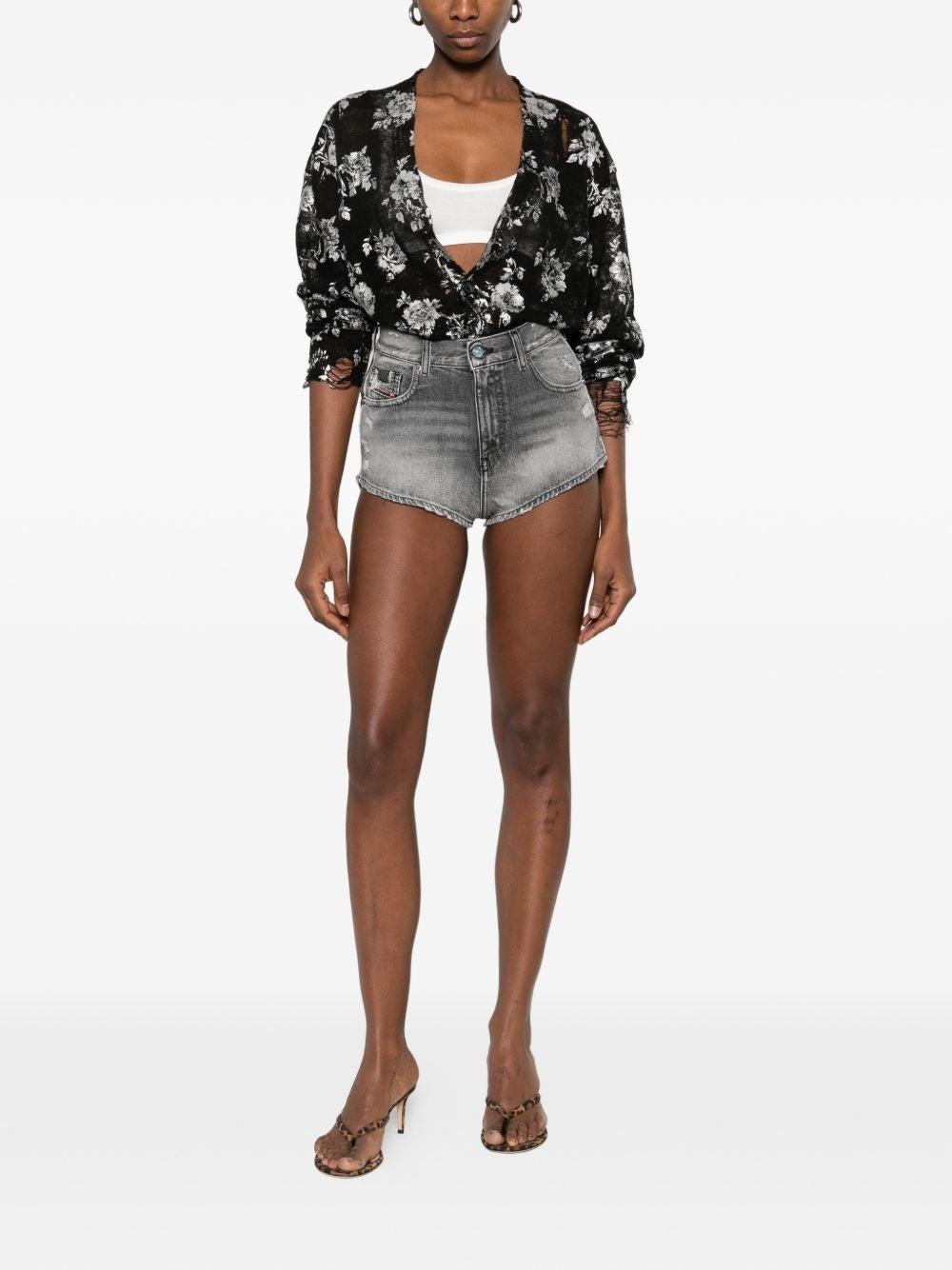 DE-LUNAR SHORT